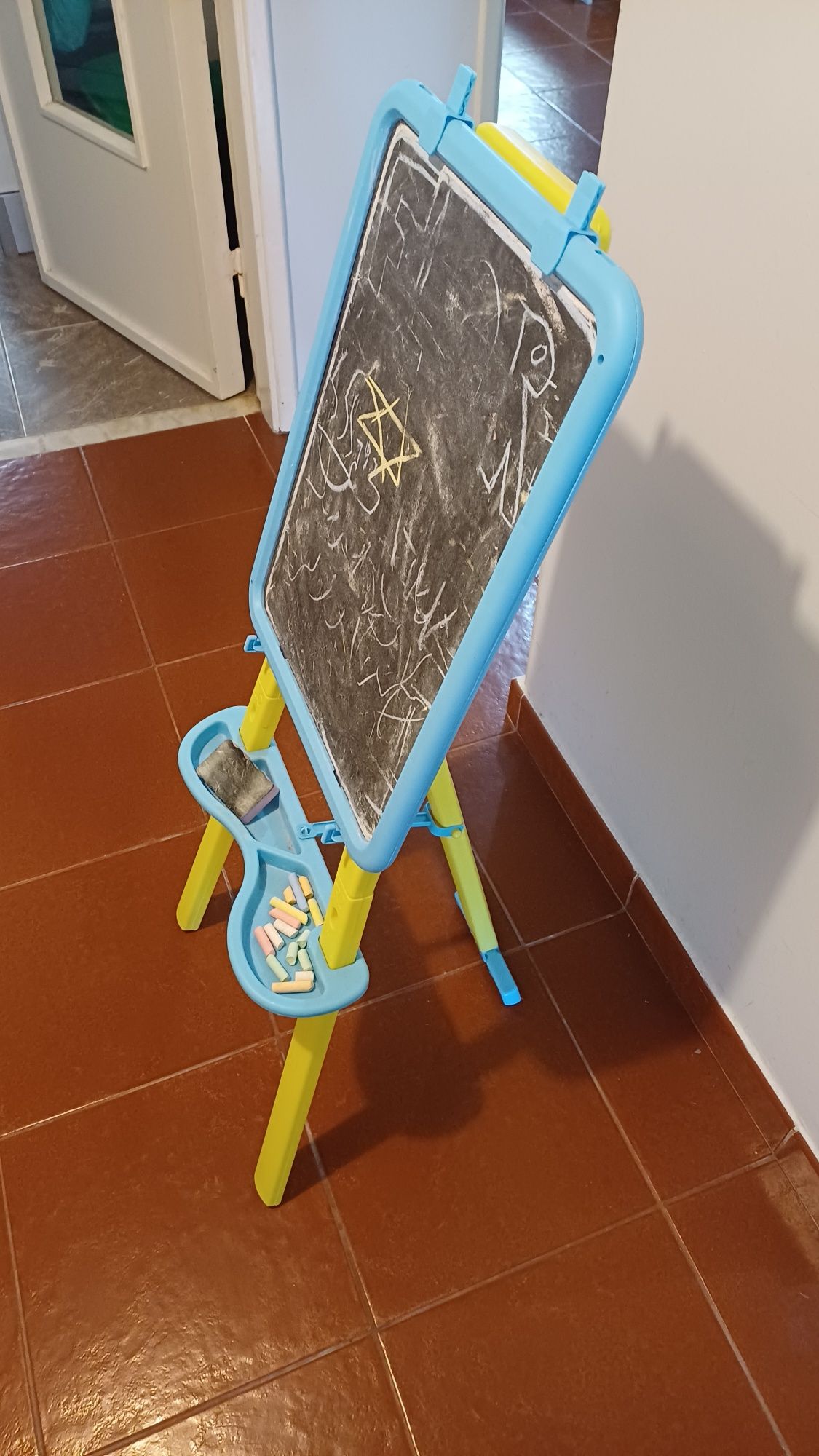 Brinquedo - quadro preto de giz para criança