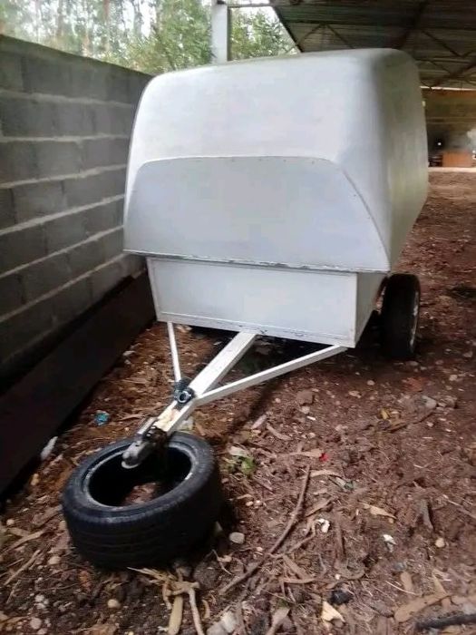 Reboque em bom estado