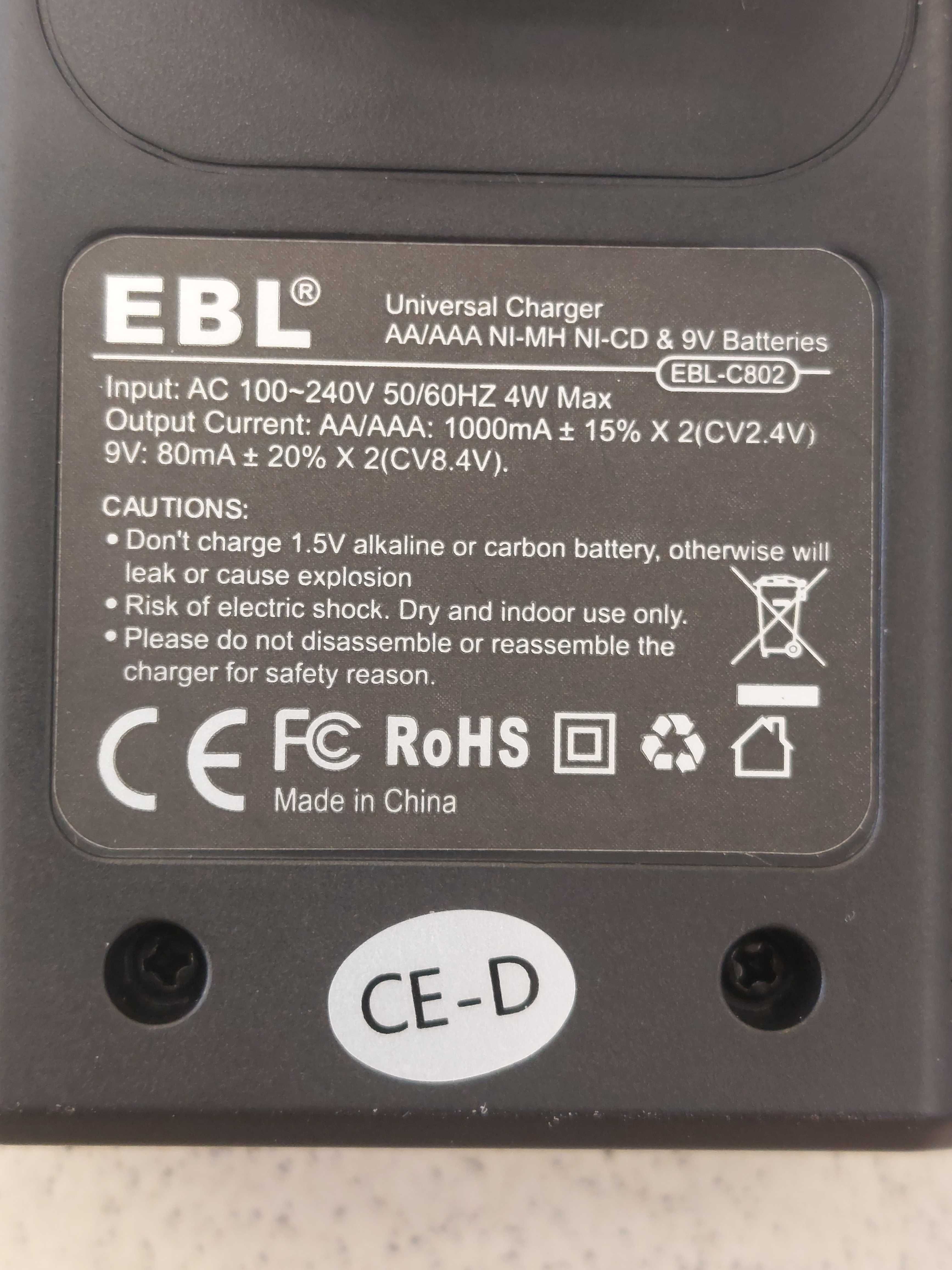 Ładowarka do akumulatorów 4x AA AAA 2x 9V EBL-C802
