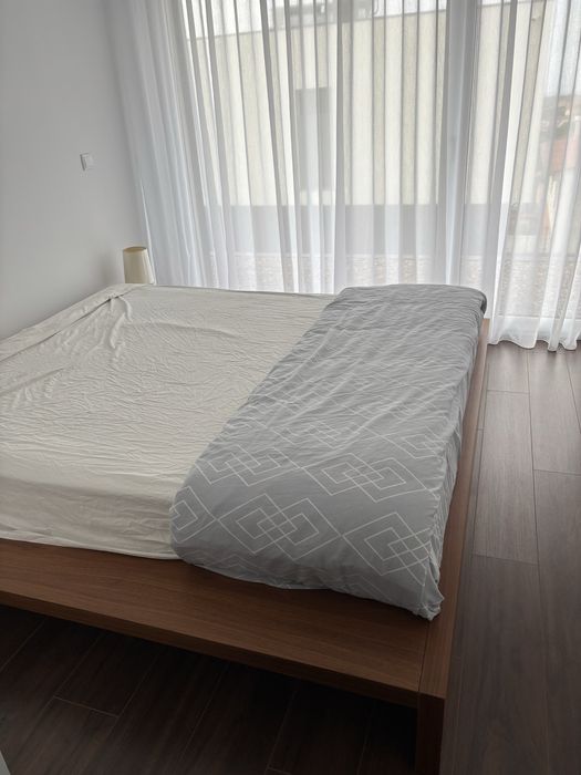 Sommier c/ colchão visco elástico cama Limo Walnut BoConcept Queenbed