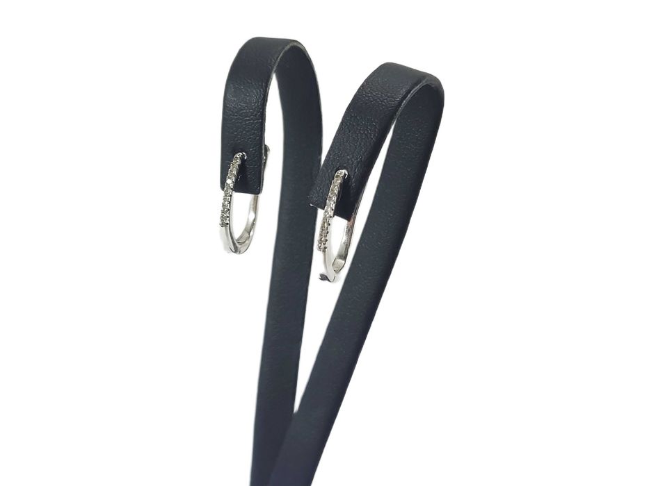 Srebrne drobne kolczyki z cyrkoniami 925 angielskie zapięcie