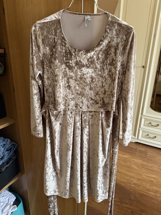 Сукня для вагітних та годуючих