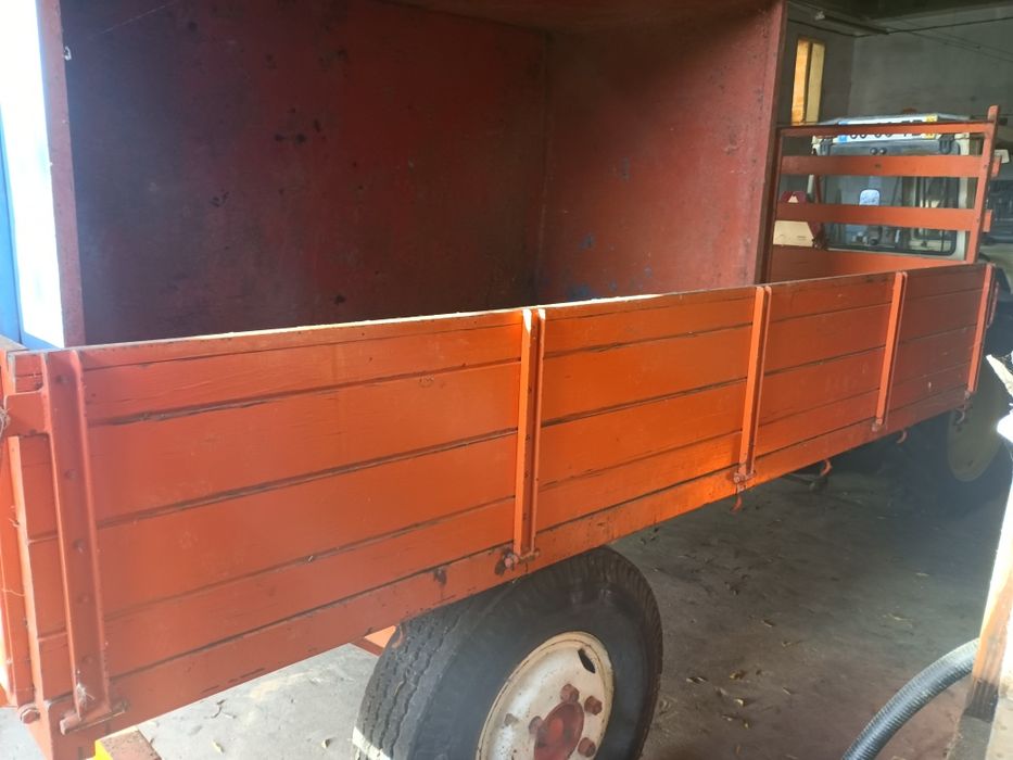 Tina ou latão , para uvas ou outros fins , ou reboque sem ou com bascu