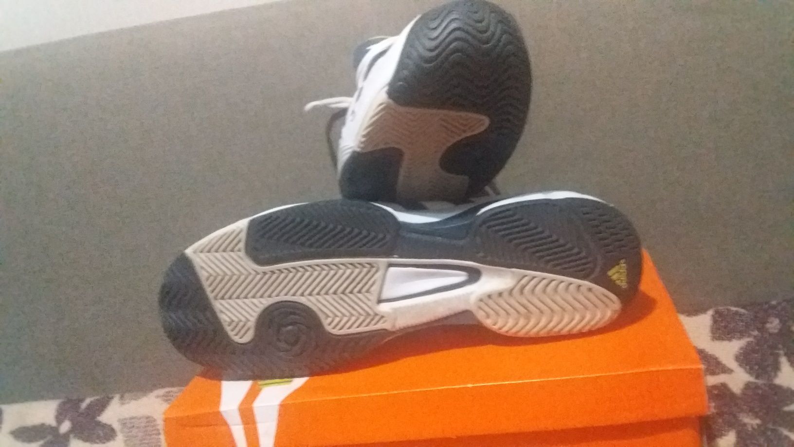 Кроссовки Adidas Barricade