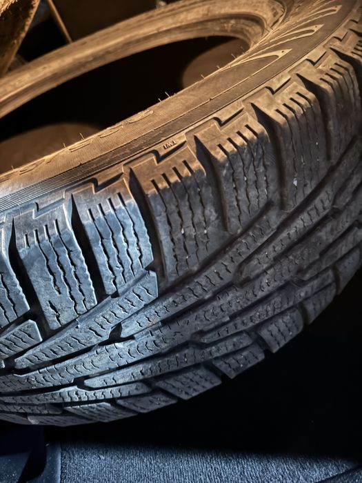 Резина R18 235/65 Nokian