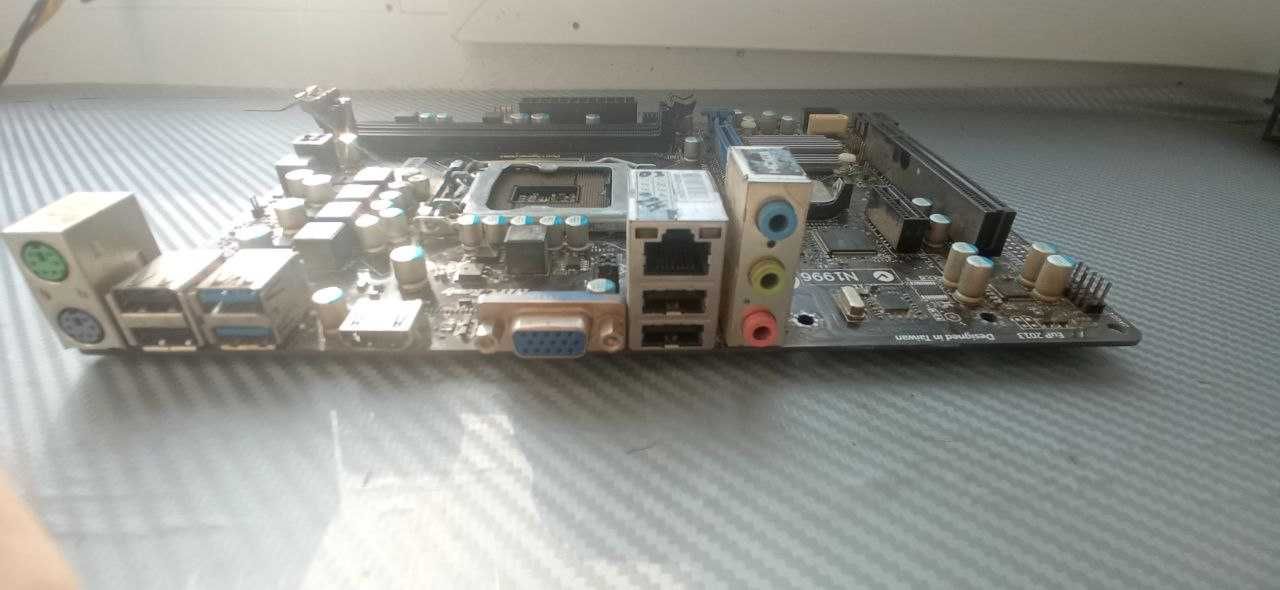 Материнська плата MSI B75MA-E31