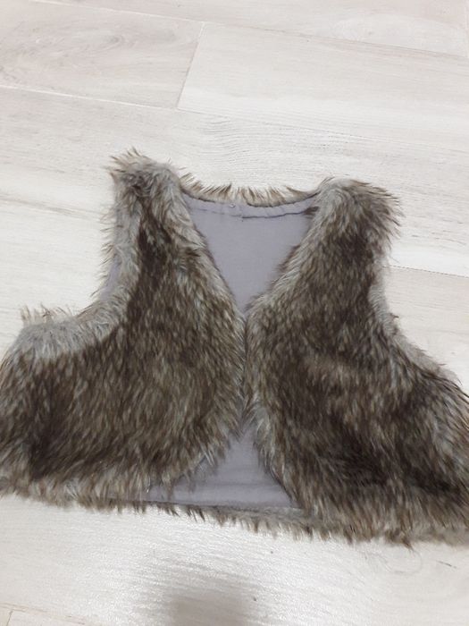 Śliczne bolerko, futerko, lisek 6-9 lat 134