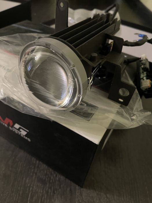 Лінзи Toyota Land Cruiser 200 2019 року