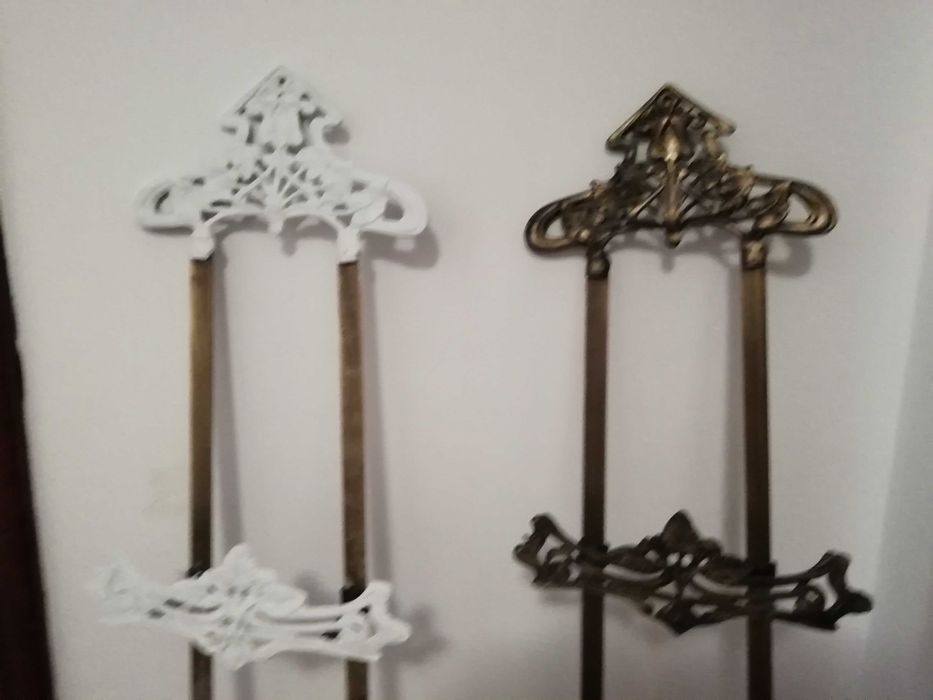 Apoio antigo em ferro de parede para Pratos etc*