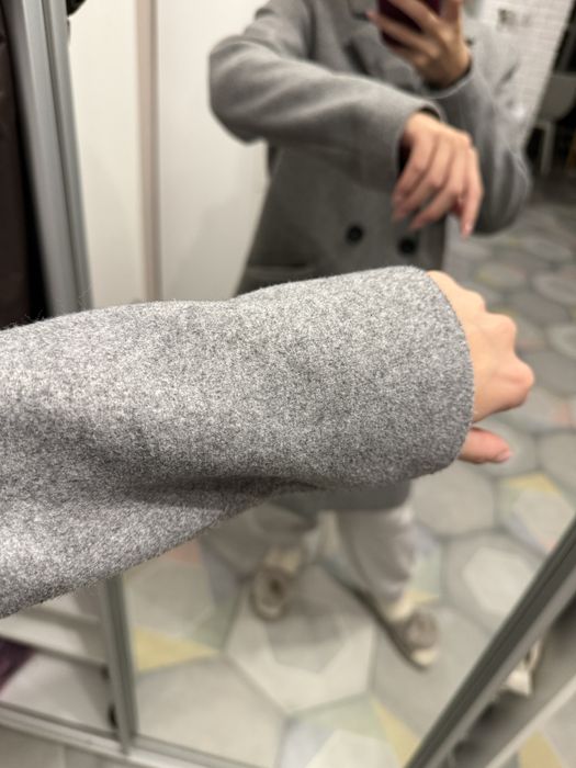 Продам жіноче сіре пальто, тримає форму, розмір 36