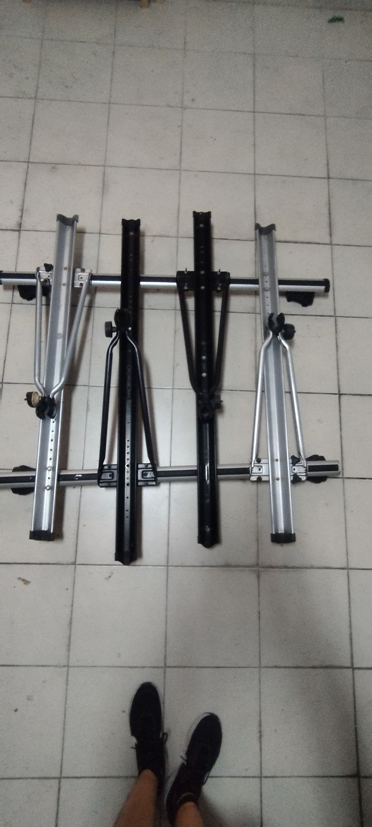 Barras tejadilho e suportes de bicicletas