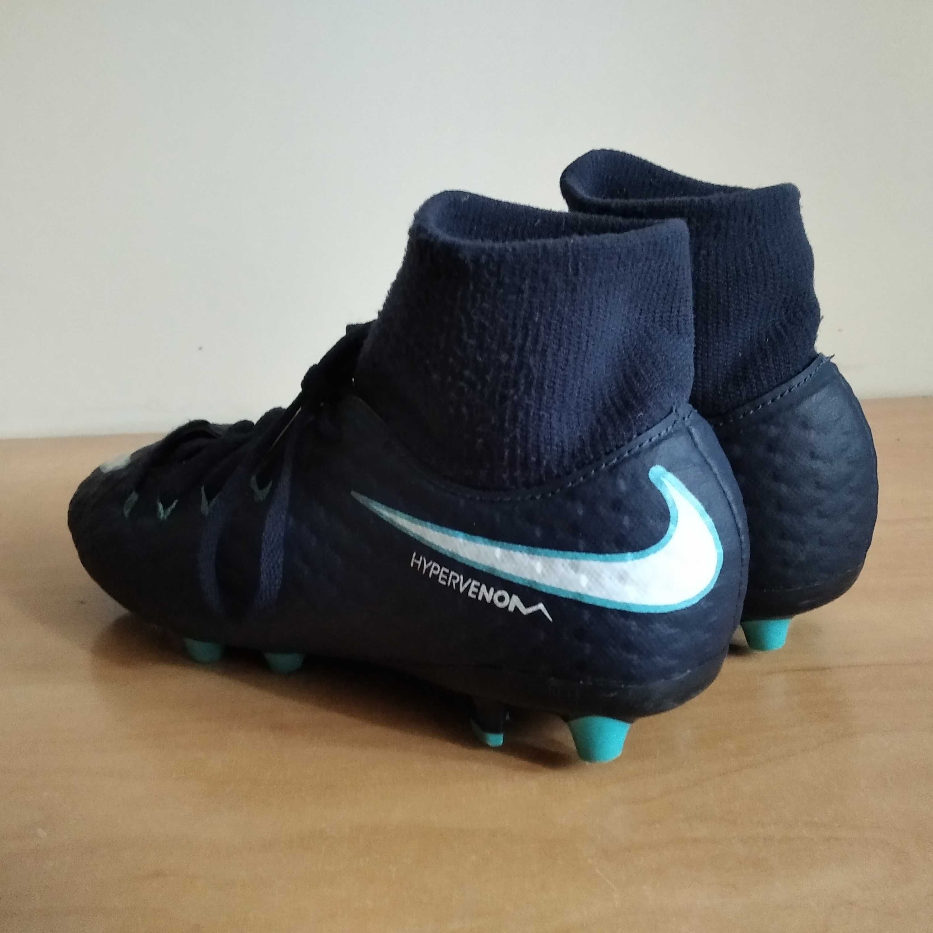 Buty piłkarskie Nike Hypervenom Phelon 3 DF roz.eu-35