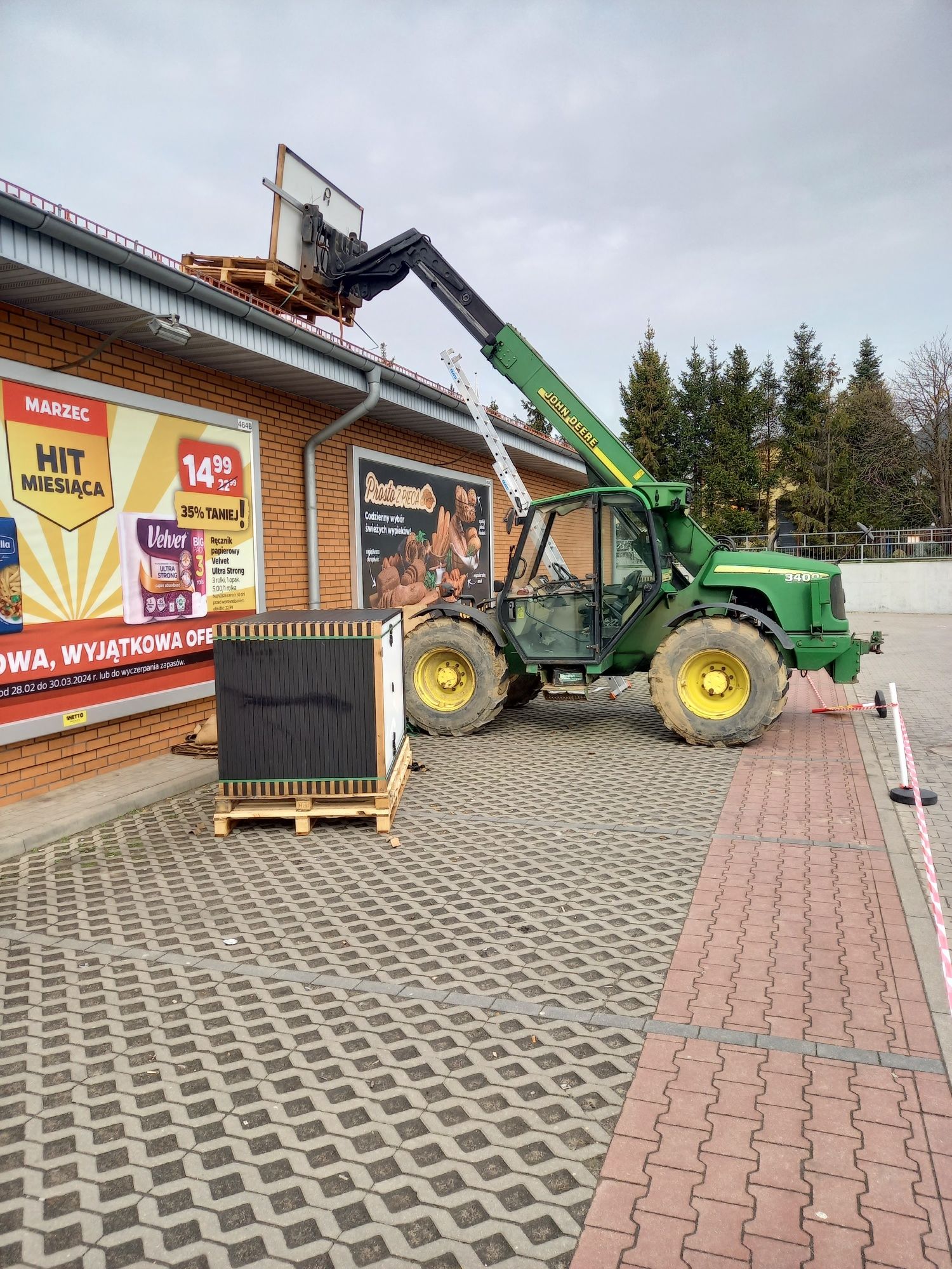 Wozek widłowy usługi 2.5t ładowarka teleskopowa wynaje.