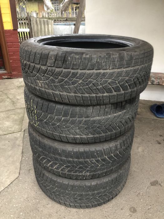 Кимплект шини б/у  GoodYear 225/55/18  зима