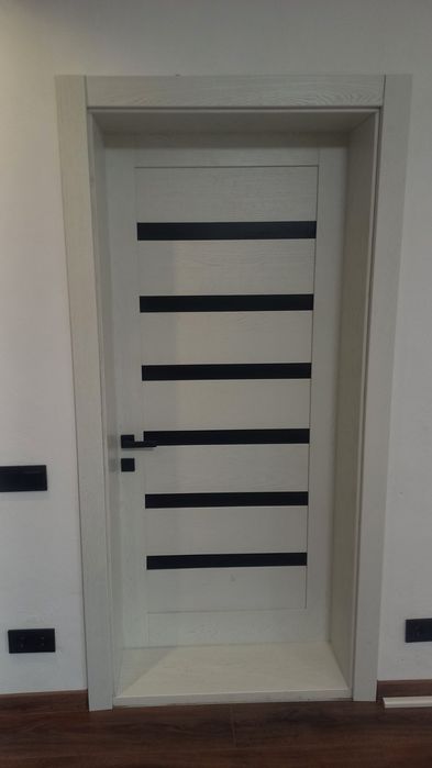 Двері міжкімнатні з масиву   дуба смереки під замовлення