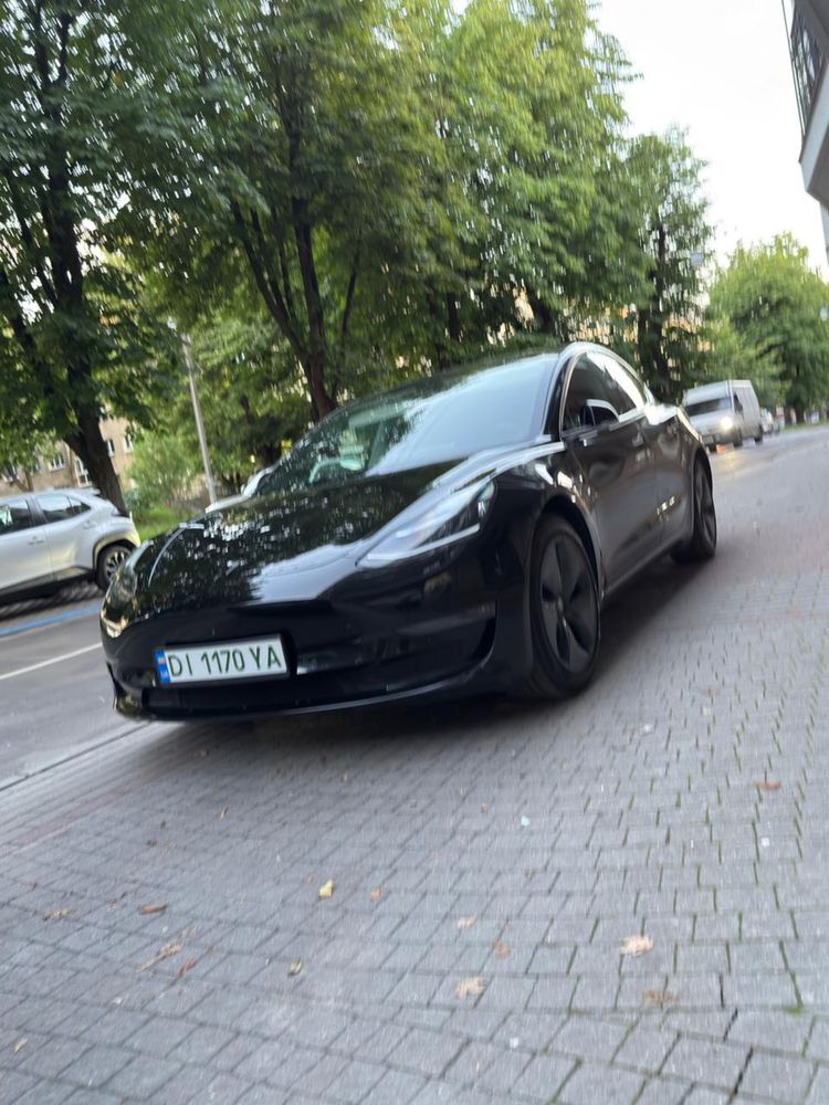 Оренда авто Tesla