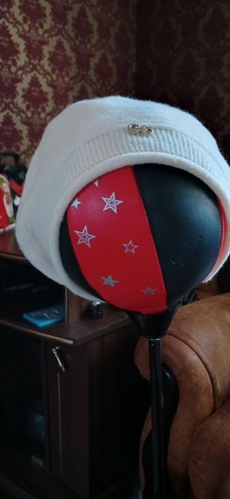 Тепла шапка-берет для дівчинки-підлітка