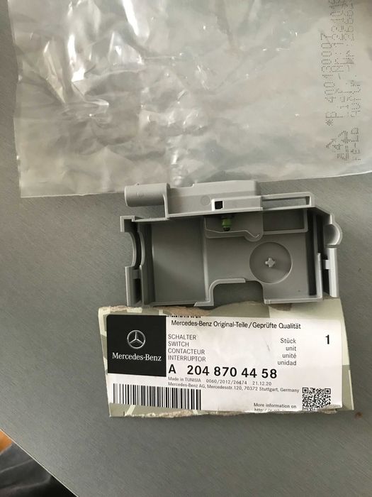 Датчик відкривання капоту W212,W204