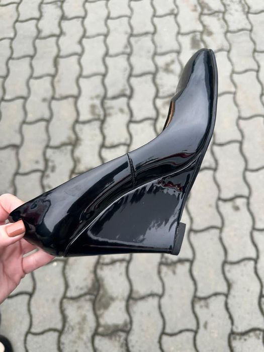 Чорні лакові мешти 38 розмір