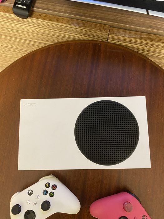 xbox series s 512 gb 2 геймпада