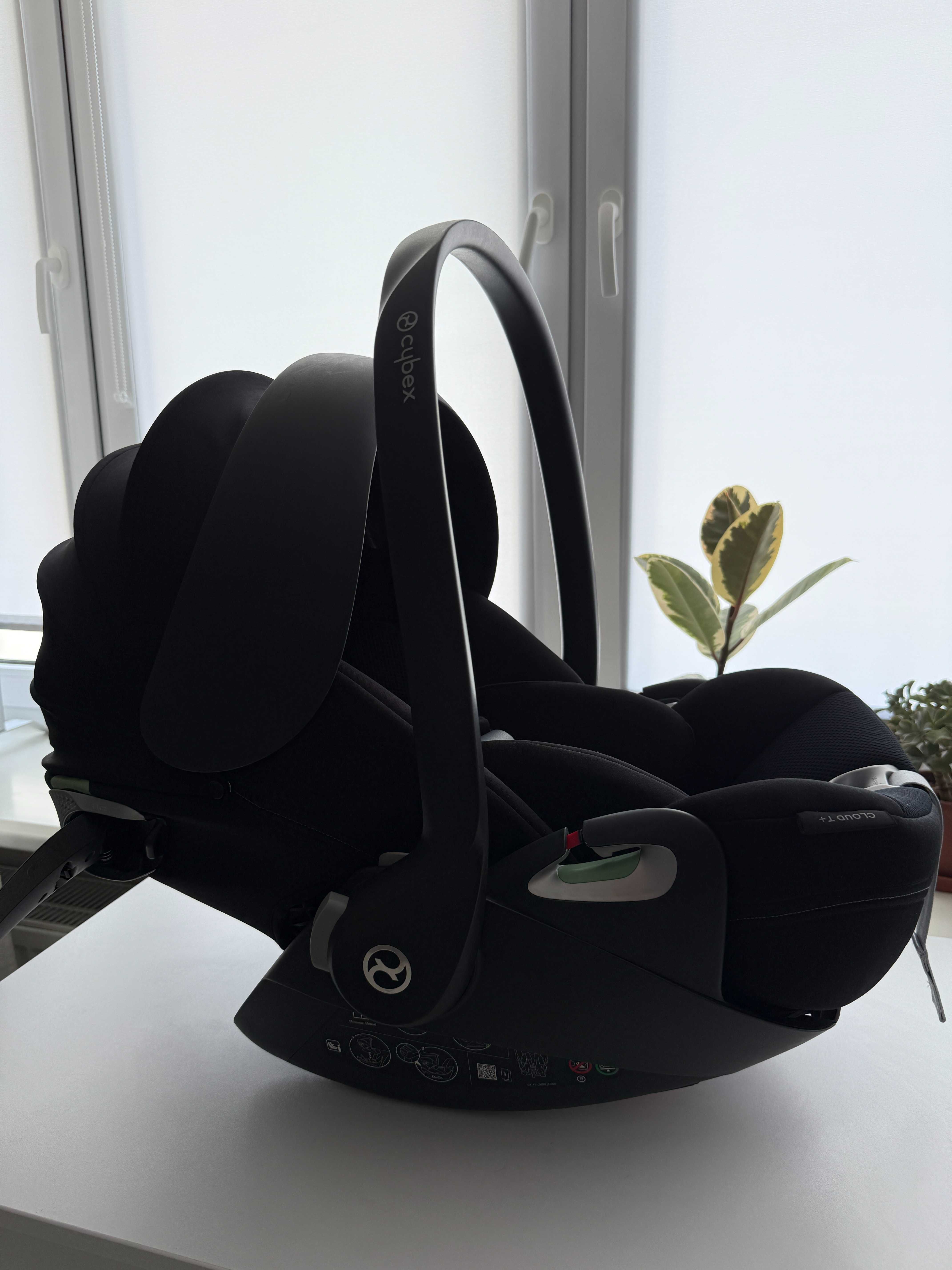 Автокрісло Cybex Cloud T i-Size Plus