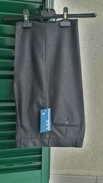 Calca vincada cinza nova