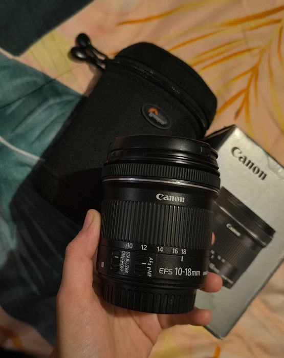 Obiektyw CANON EF-S 10-18 mm.