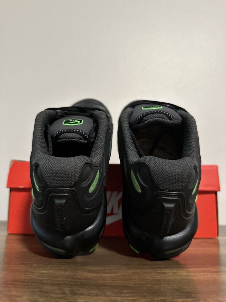 Nike Air Max Plus Drift “Black/Green”