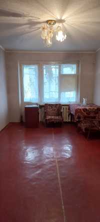 Продам 3-х кімнатну квартиру у центрі м.Карлівка