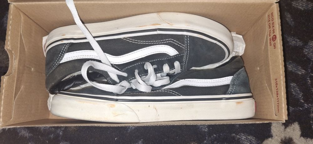 Vendo vans originais com caixa tamanho 37