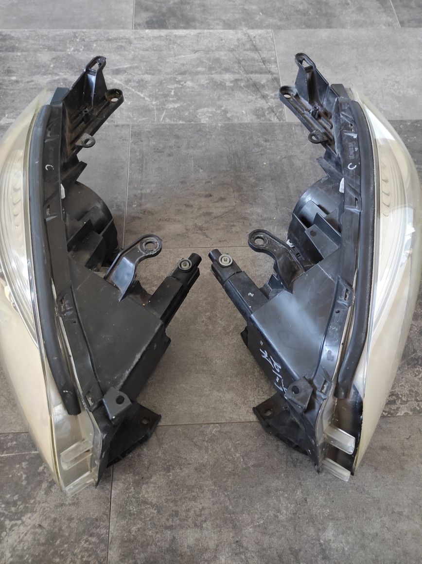 Komplet lampa prawa i lewa do Toyota RAV4 III, mk3, od 2006/09