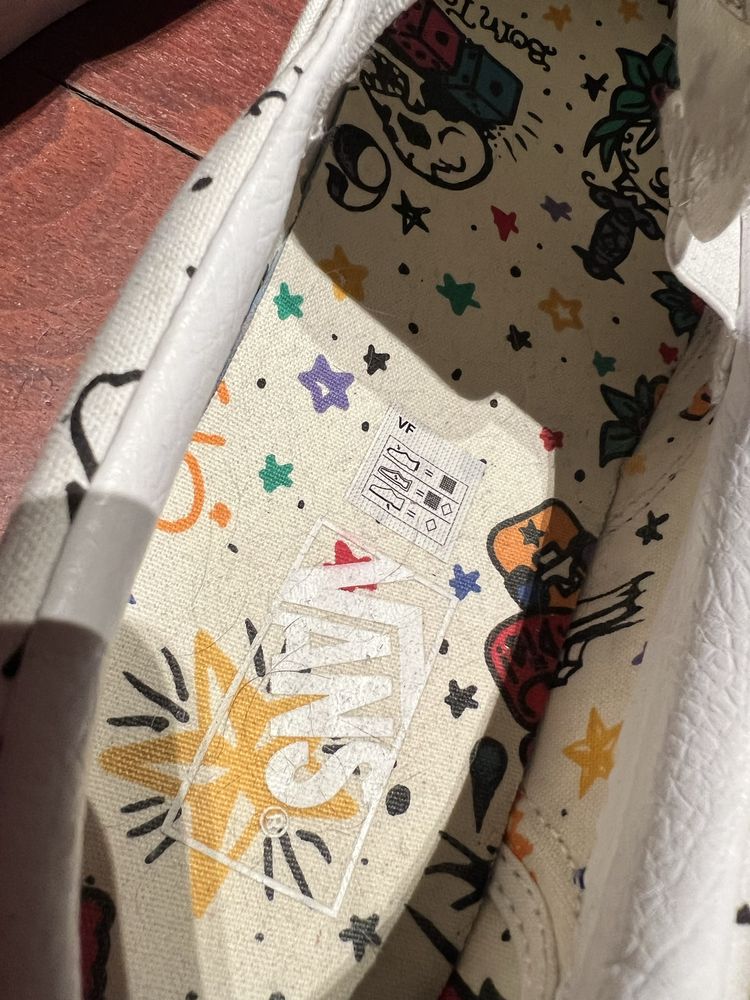 VANS trampki BORN TO IOSE biale z czarnymi motywami