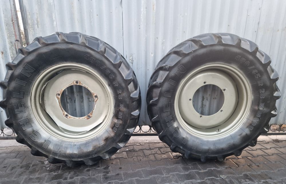 Koła 28 cali Massey Ferguson 5 otworów felgi stalowe opony