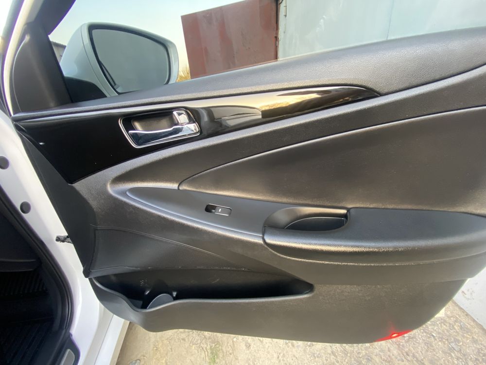 Hyundai Sonata 2011 року 2.0 (газ/бензин)