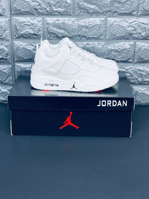Nike Aura зимние белые мужские кроссовки Найк Аура / кросовки Найк /