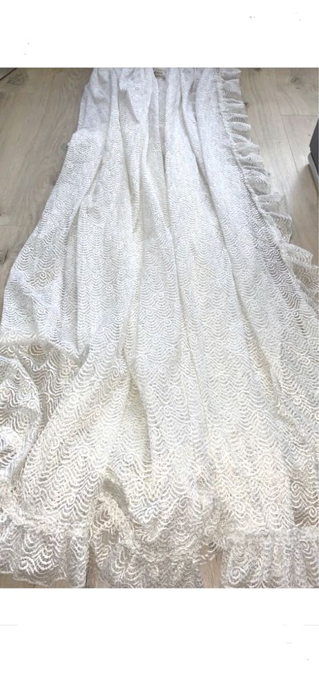 Biała gęsta elegancka firanka z falbanką koronka szer.380 wys.160