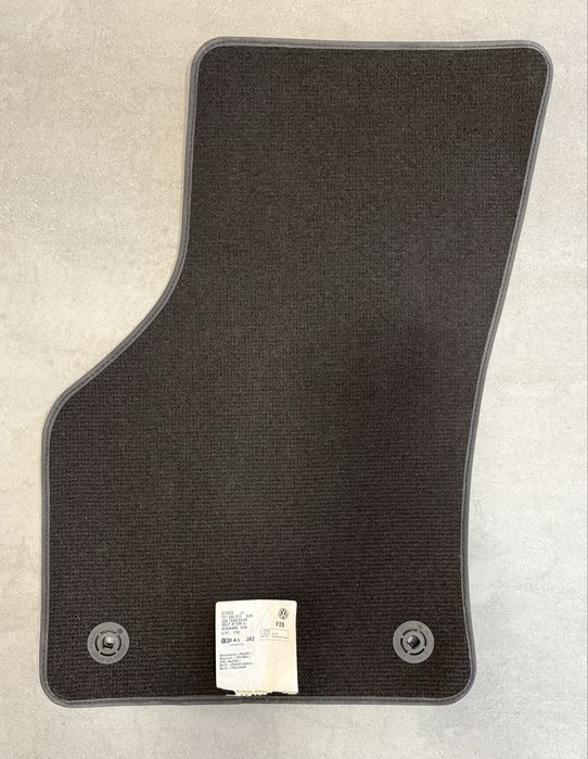 Коврики VOLKSWAGEN оригинал 21702А Ideal JA2 F20