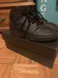 Jordan 1 mid.