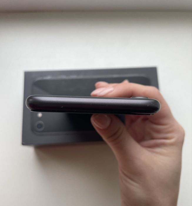 iPhone 8 64gb с коробкой Neverlock