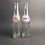 Dwie butelki po Pepsi z czasów PRL