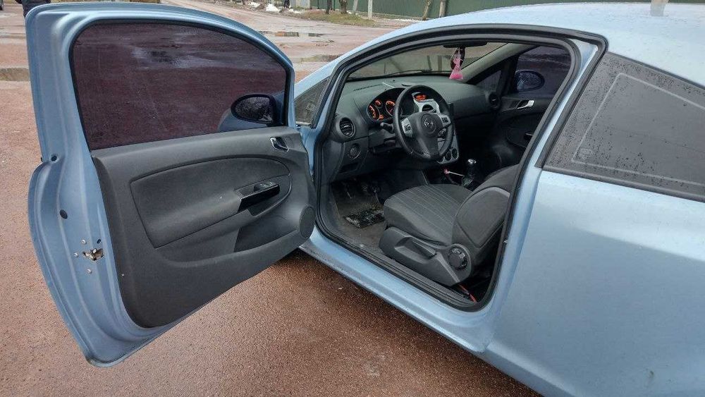 Opel Corsa 2009 1,2 бензин обмен опель корса