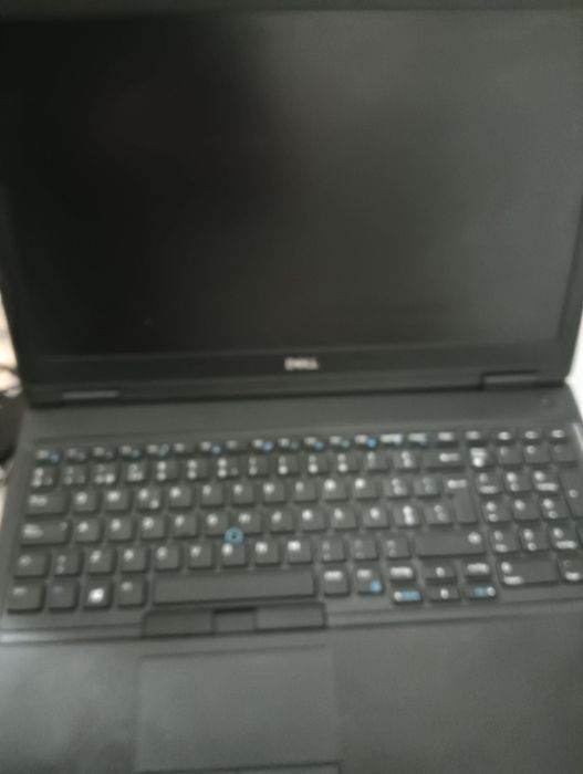 Portátil Dell I7 15.6" - 32gb RAM - 512gb SSD - usado