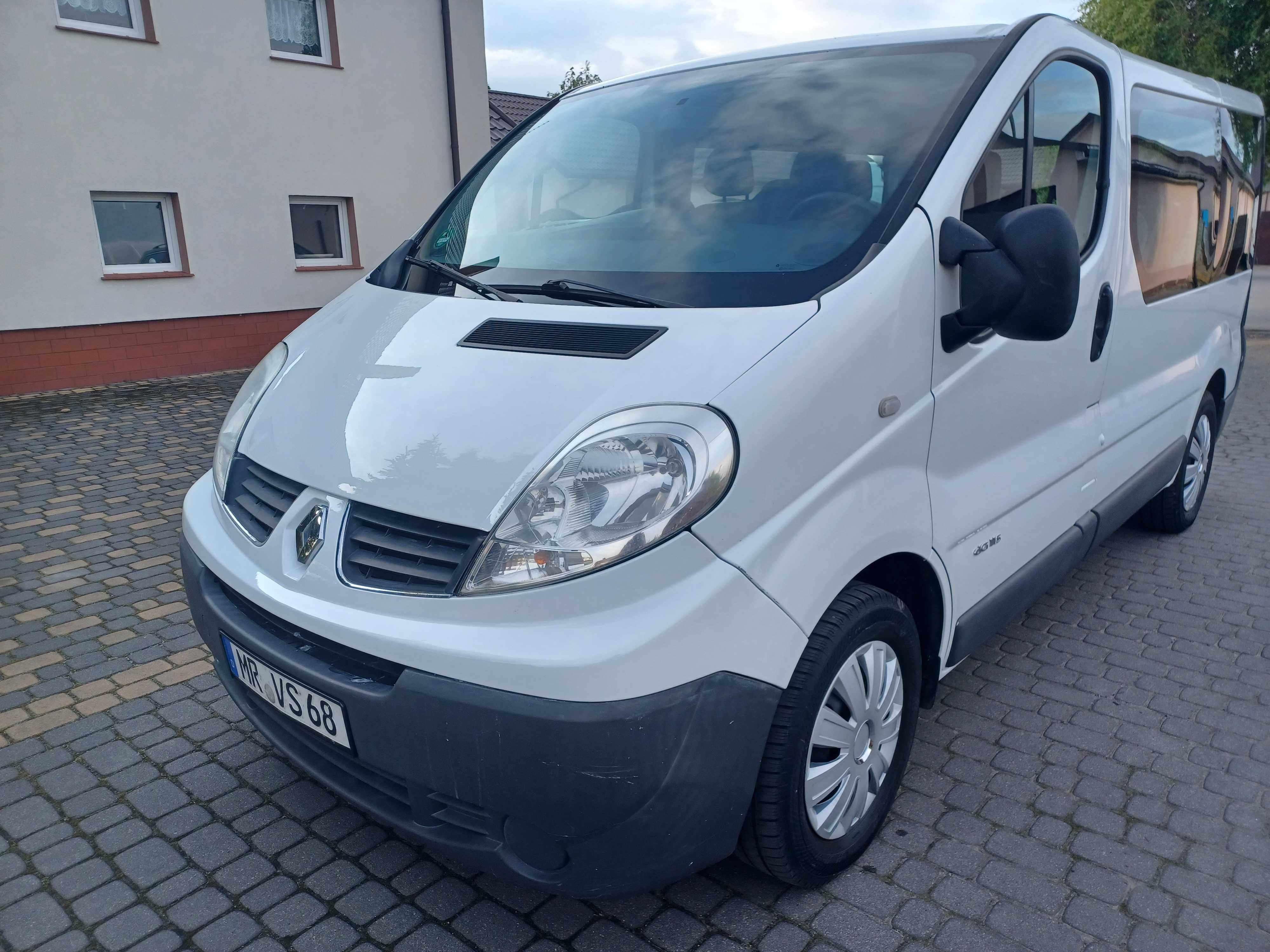 Renault Trafic 2.0 dci 115km 9 osob klima elektryka z Niemiec