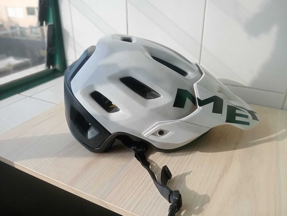 Capacete MET Roam MIPS Tamanho L usado