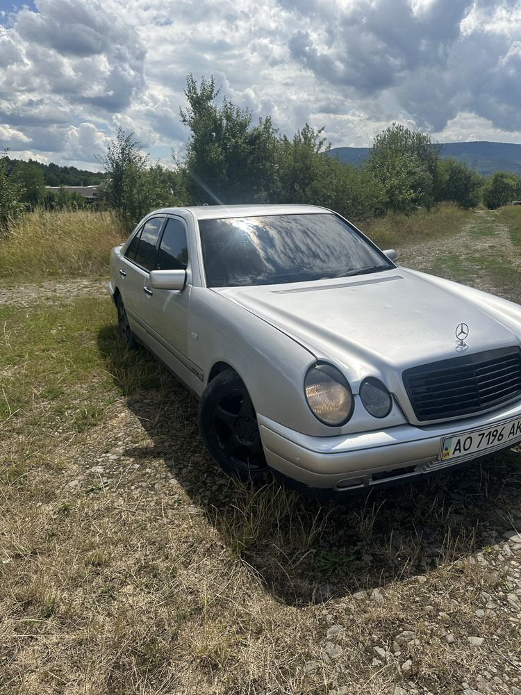 Продам Мерседес w210 2.0бензин