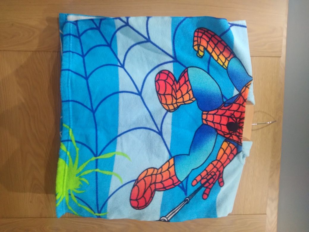 Świetny ręcznik narzutka na basen plażę wiek 2/4 latka