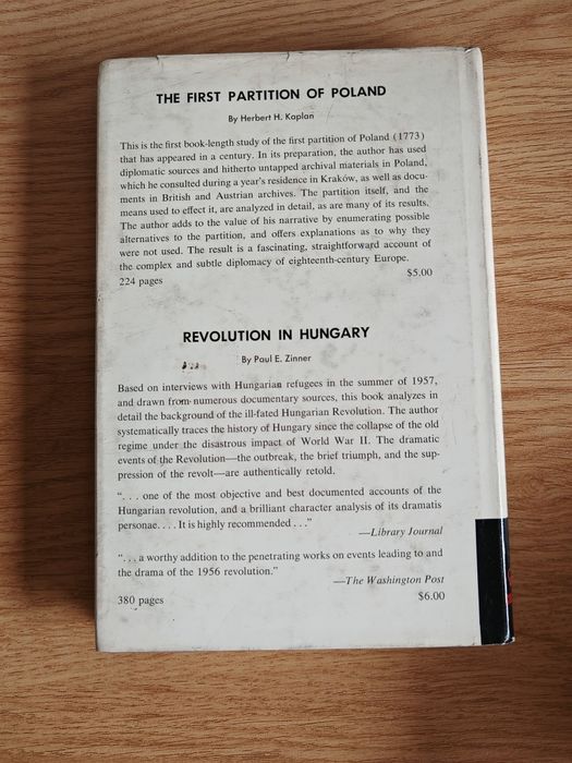 Ksiażka historyczna Polish-Soviet Relations 
Autor: Bohdan B.