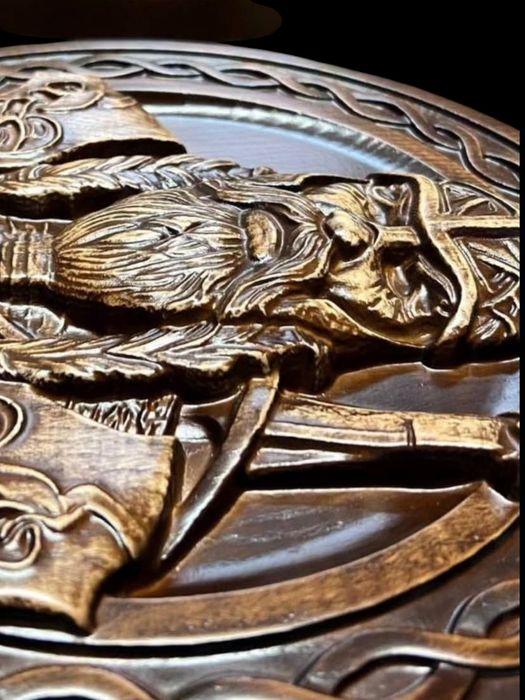 Вікінг - панно з дерева, подарунок чоловіку