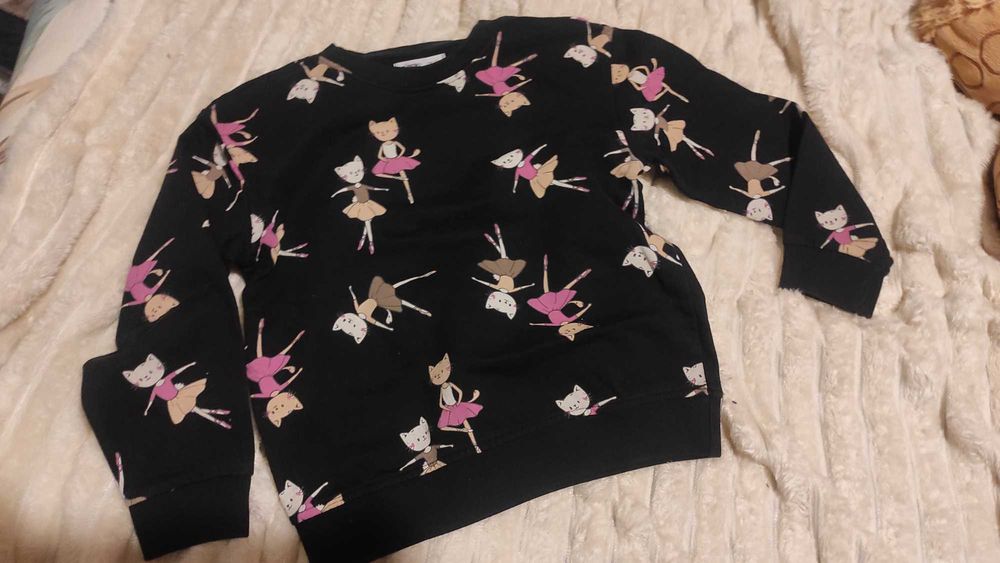 Uroczy komplet dresowy dla dziewczynki