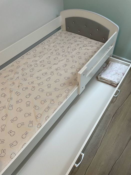 Łóżko dziecięce pojedyńcze